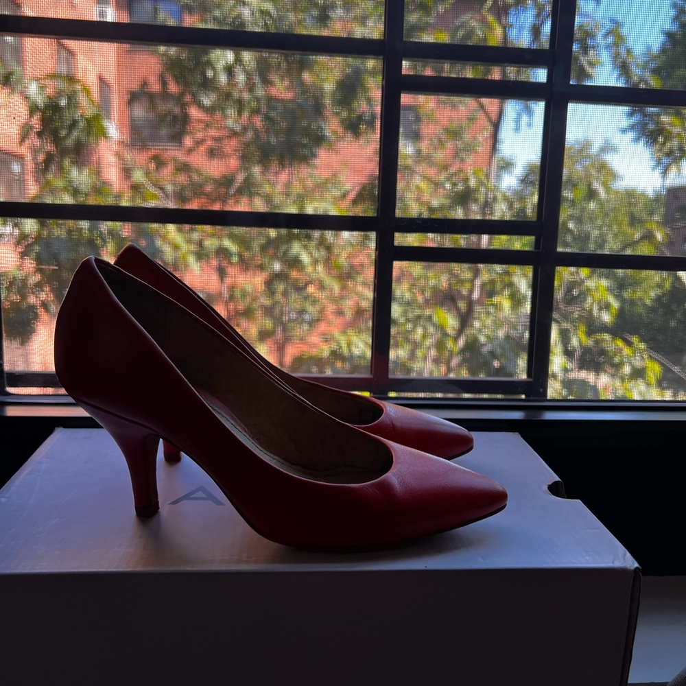 Vintage Aldo blood orange heels
